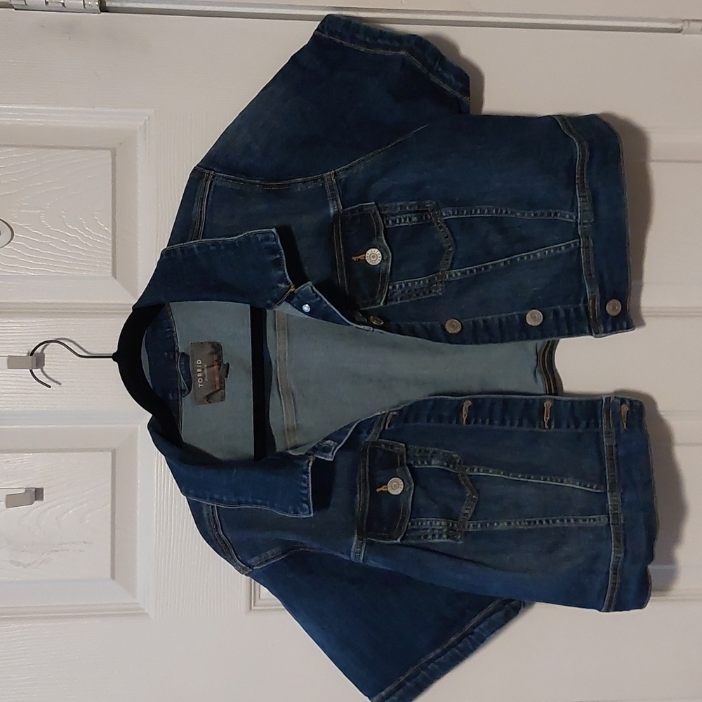 Torrid cropped short sleeve denim jacket